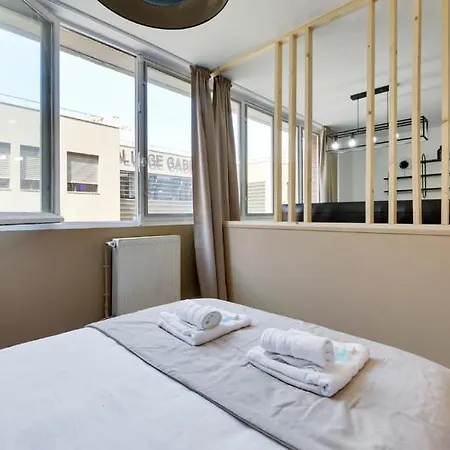 218 Tali - Superb In Paris